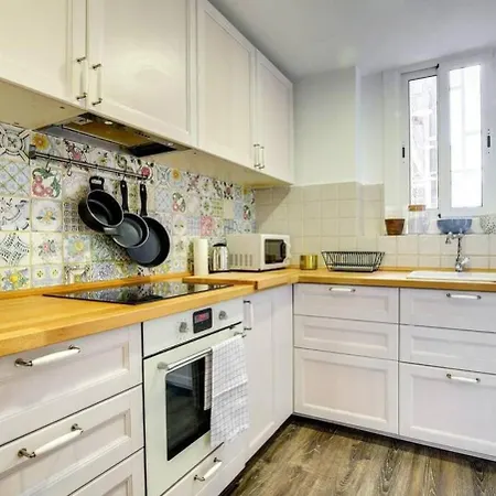 Colorful With Cozy Terrace In Gracia Appartement *