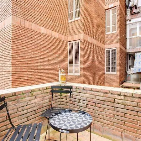 Colorful With Cozy Terrace In Gracia Barcelone