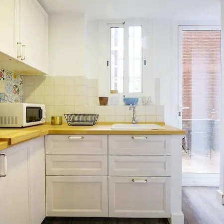 Colorful With Cozy Terrace In Gracia Appartement