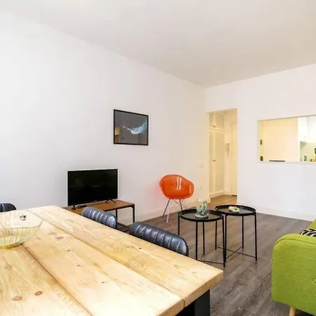 Colorful With Cozy Terrace In Gracia Appartement *