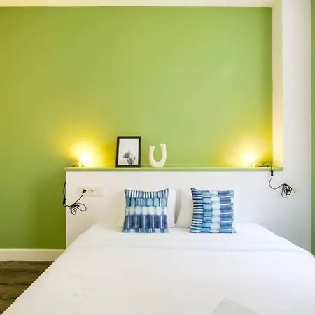 Colorful With Cozy Terrace In Gracia Appartement