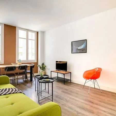 Colorful With Cozy Terrace In Gracia Appartement *